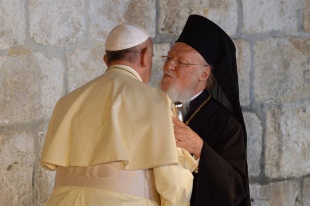 Τὸ οἰκουμενιστικὸ ἀγλάϊσμα τῆς ὑποκρισίας καὶ τοῦ ψεύδους.